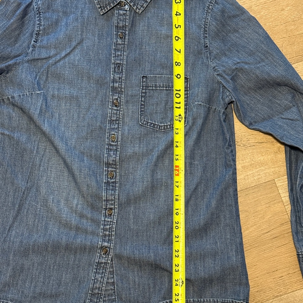 GAP Women’s Boyfriend Button Down Denim Shirt - Picture 4 of 4